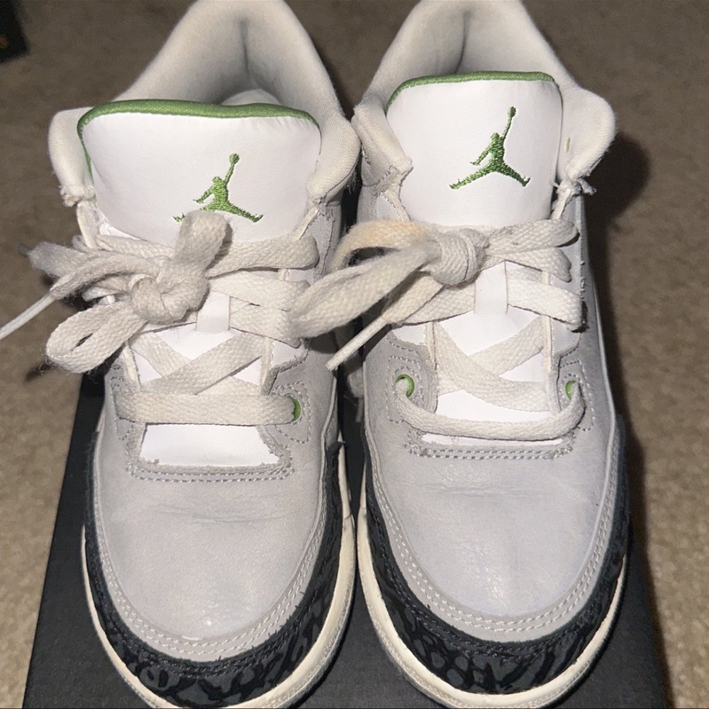 Kids Air Jordan Retro 3. Size 1y